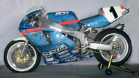 0W01/1000 165 HP race bike